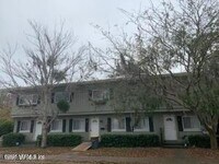 Building Photo - 3044 Walton St