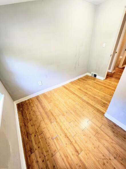 Building Photo - 456 Idlewood Rd