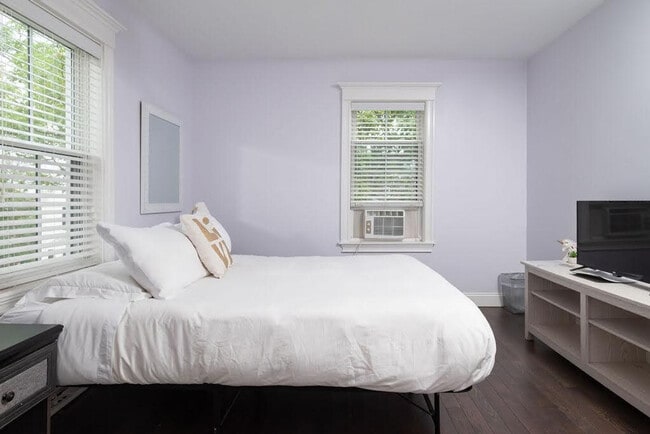 Building Photo - 7 Summit Ave