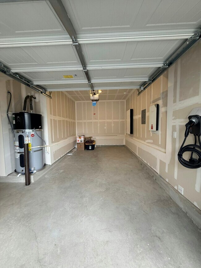 Building Photo - 325 N Paso Robles Dr