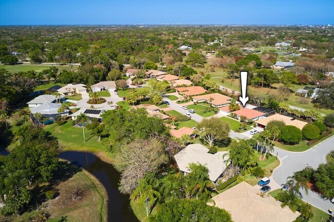 Building Photo - 2281 SW Starling Dr