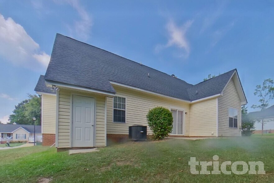 Building Photo - 13 Walnut Grove Way
