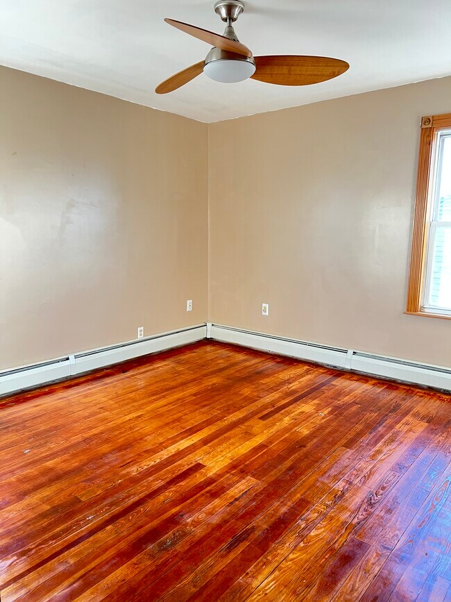 Master bedroom - 1033 New Boston Rd