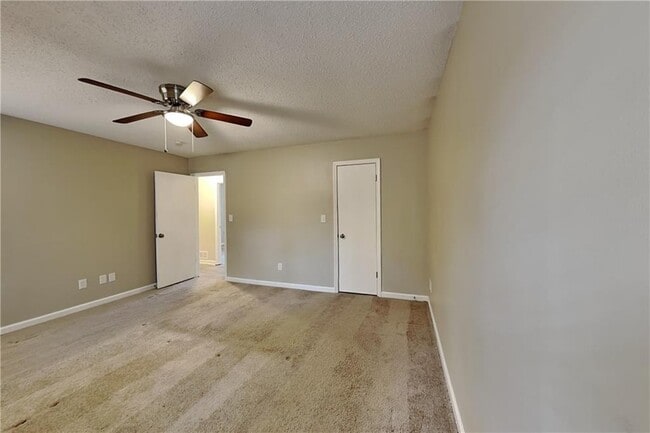 Building Photo - 266 Grapevine Dr