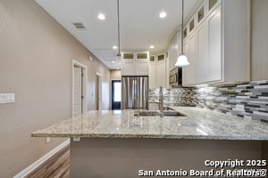 Building Photo - 1303 Lombrano St