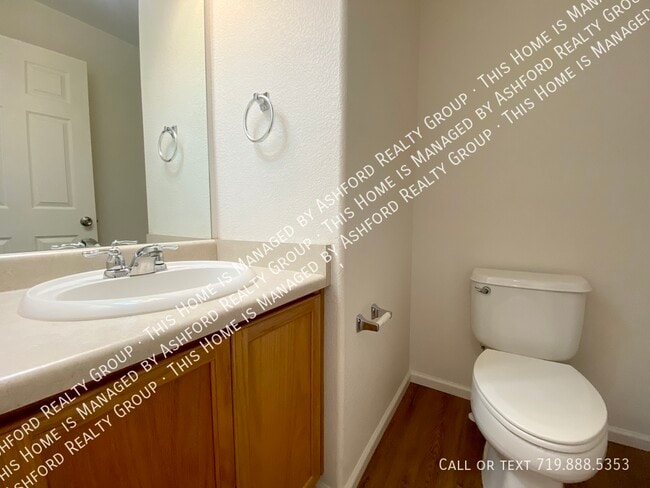 Building Photo - 6530 Fowler Dr