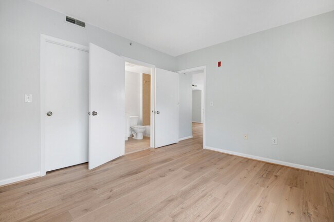 Building Photo - 350 G St SW