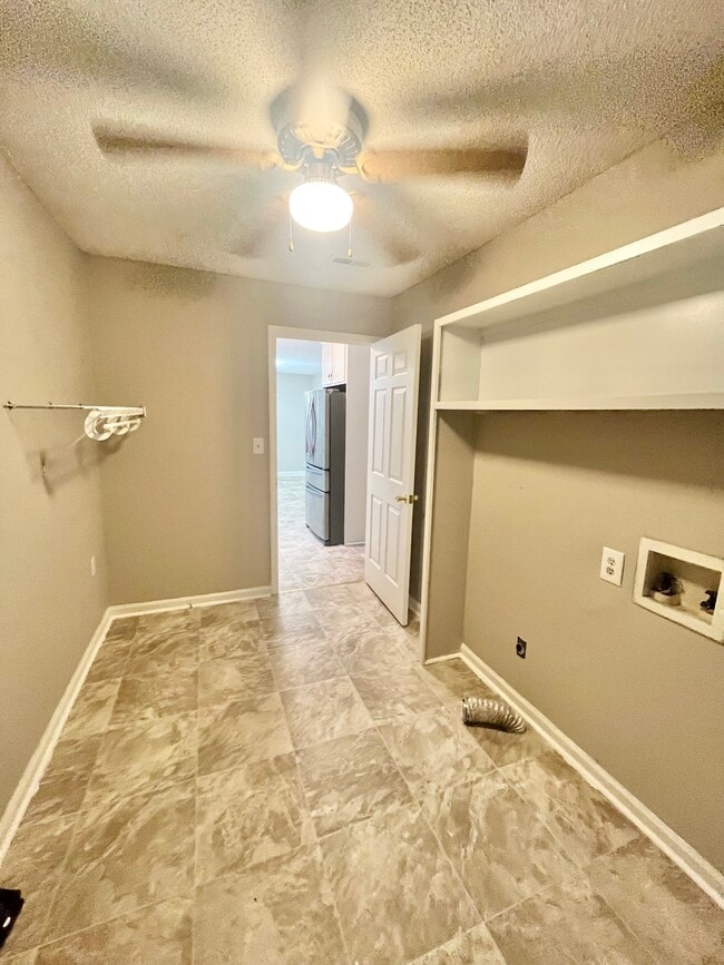 Building Photo - 101 Southridge Dr