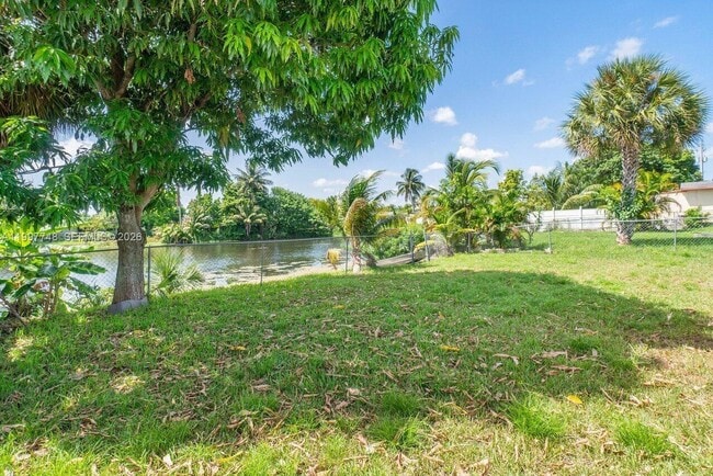 Building Photo - 6390 Kimberly Blvd