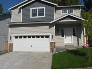 Building Photo - Beautiful 4 bedroom home on Kent's West Hill.