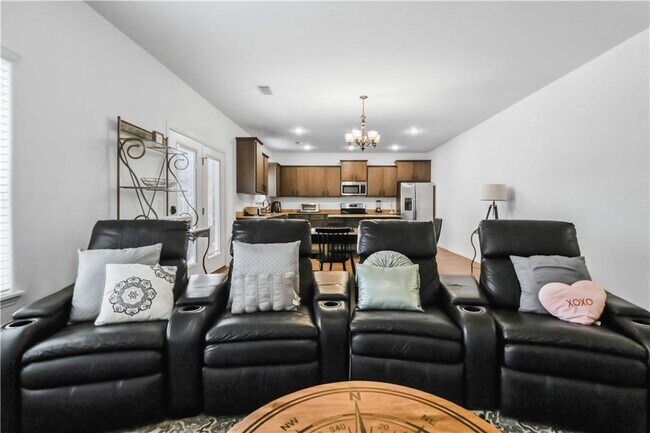 Building Photo - 1299 N Sicily Ln