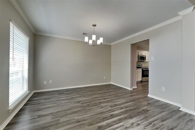Building Photo - 26880 Armor Oaks Dr