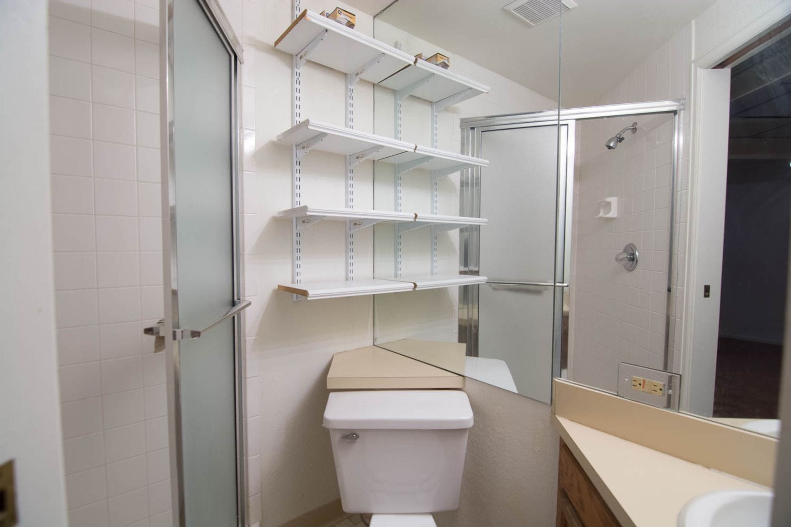 Building Photo - 400 Owl Dr