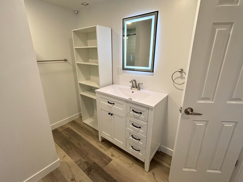 Building Photo - 2631 S Zurich Ct