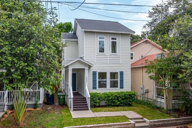 Primary Photo - 1933 W Chestnut St