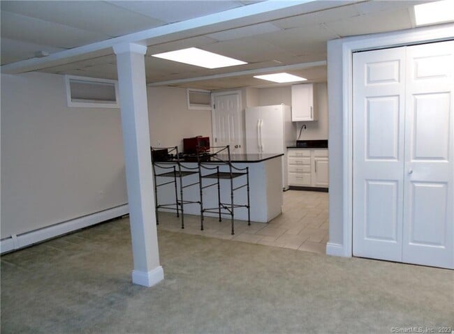 Building Photo - 14 Mayfair Pl