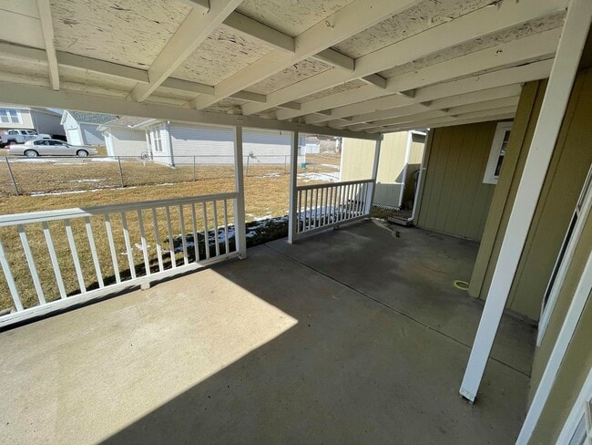 Building Photo - 1212 Fox Run Dr