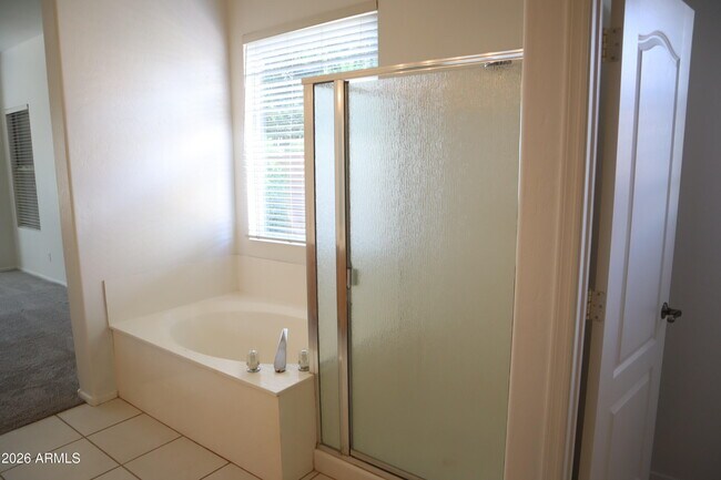 Building Photo - 3820 S Barberry Pl