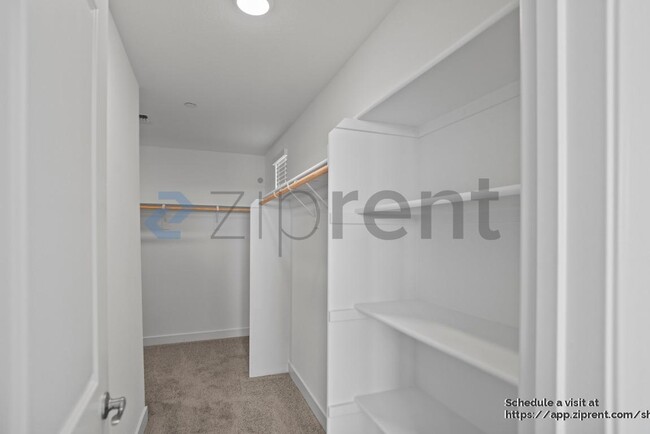 Building Photo - 426 Gold Coast Rd