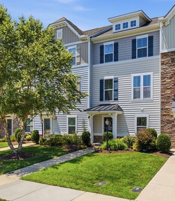 Building Photo - 404 Spring Hill Pl