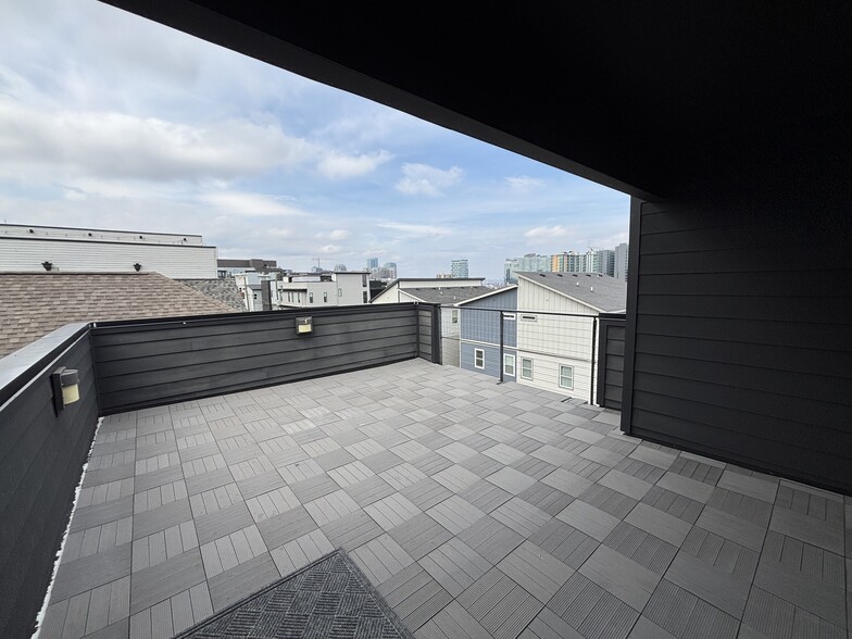 Building Photo - 908 Southside Pl