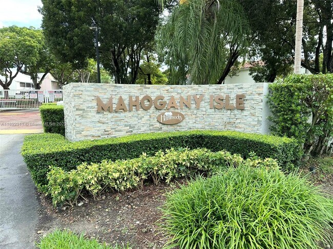 Building Photo - 10521 Mahogany Key Cir
