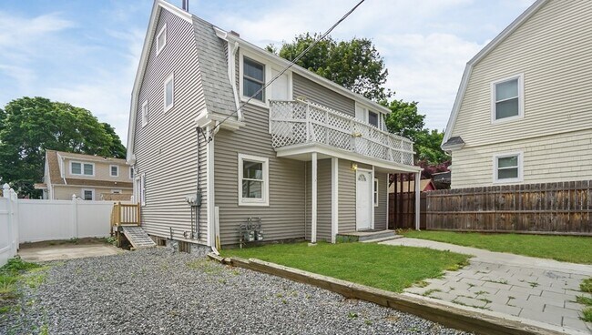 Building Photo - 64 Arnold St