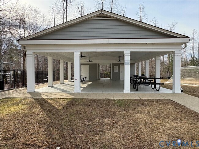 Building Photo - 1000 Westwood Village Way