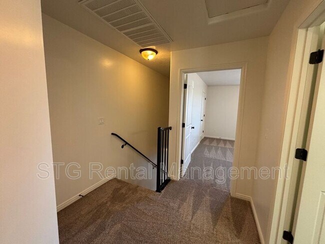 Building Photo - 2801 E 450 N