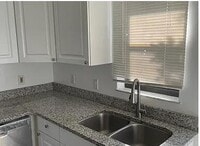 Building Photo - 617 Ixoria Ave