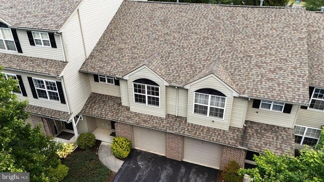 Building Photo - 112 Hawk Ct