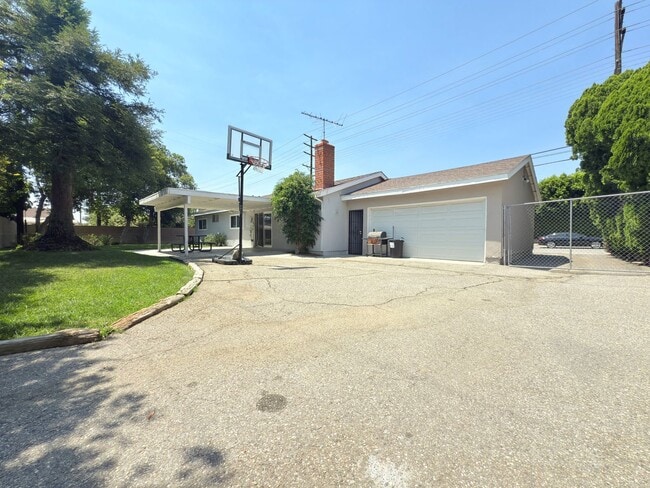 Building Photo - 9630 Wilbur Ave