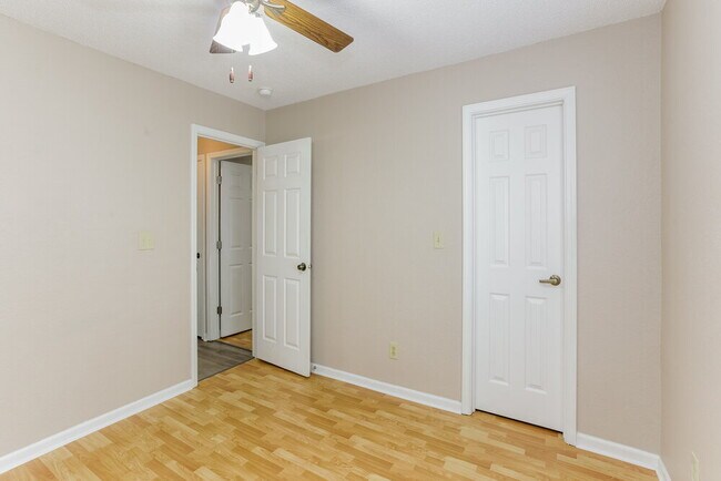 Building Photo - 8144 Amarillo Dr