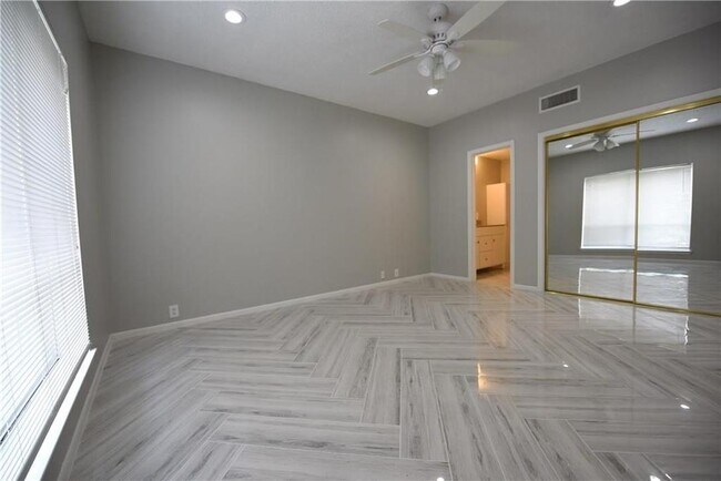 Building Photo - 3626 Prescott Ave