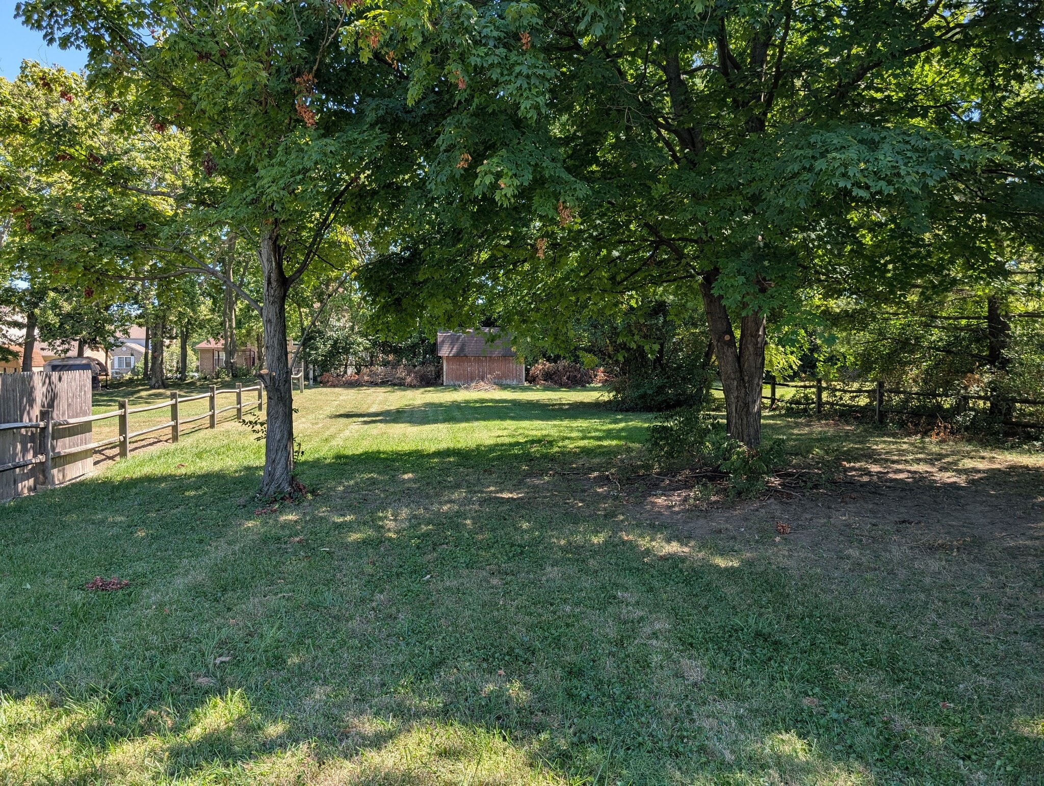 Building Photo - 8076 Lawrence Dr