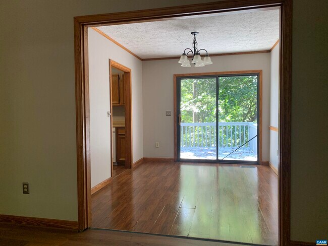 Building Photo - 103 Cloverhill Ct