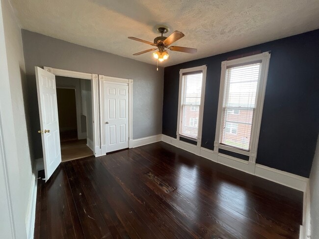 Building Photo - Large House Midtown