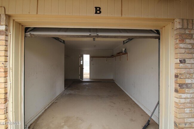Building Photo - 3406 Moonlight Ave