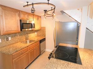 Building Photo - 1455 Holly Heights Dr