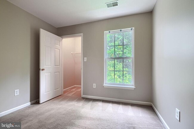 Building Photo - 7211 Lyndsey Way