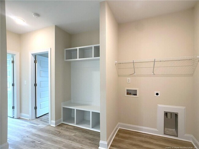 Building Photo - 209 Walker Downs Cir