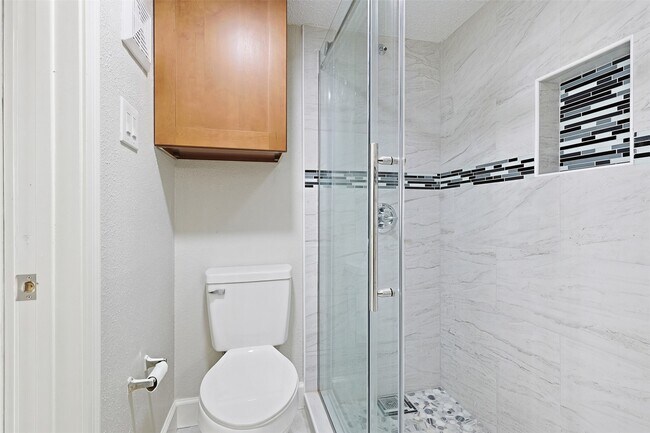 Building Photo - 2750 Holly Hall St