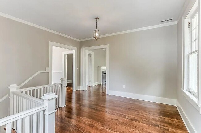 Building Photo - 3 BED | 2 BATH | ARDSLEY PARK | PRIVATE BACK PORCH