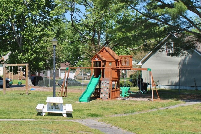 Building Photo - Ranch Home - Backs to Community Pool & Playgrounds - Pet-Friendly - Available 06-23-26!
