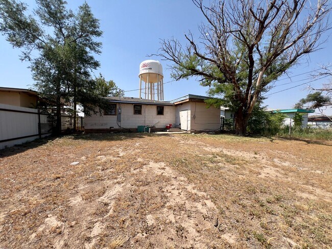 Building Photo - Two Bedroom Available Now Near Levelland City Park