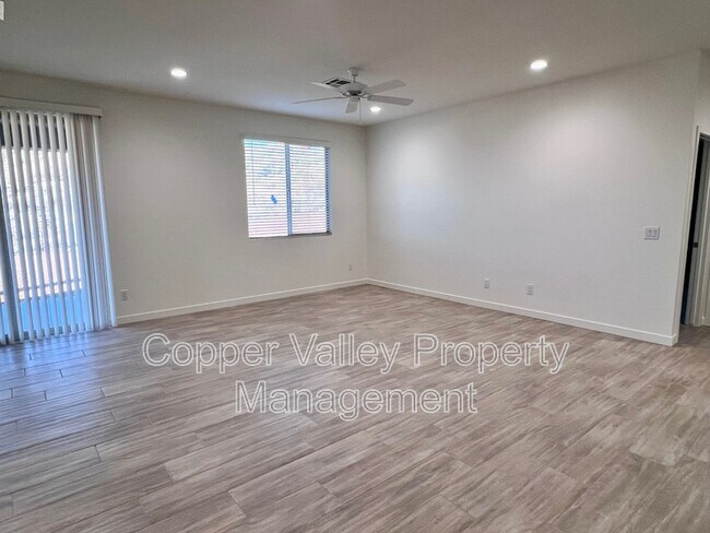 Building Photo - 13848 E Barwick Dr