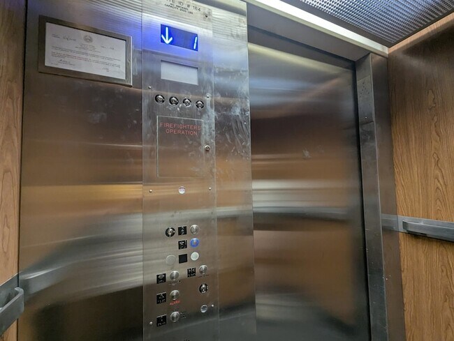 Building Photo - 22 S Main St