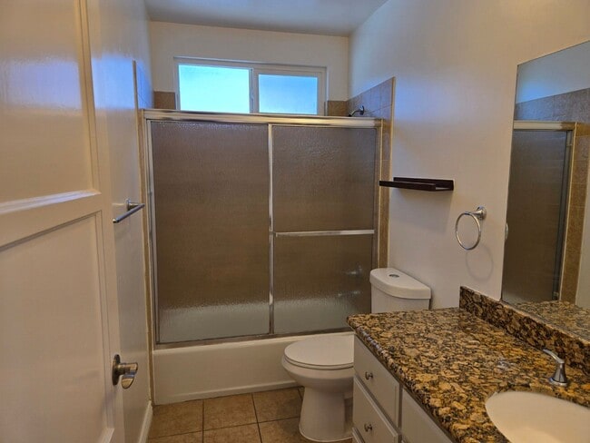 Building Photo - 4 BR / 2 BA near SDSU available immediately.