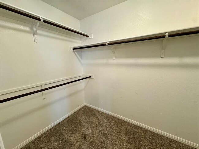 Building Photo - 219 Wapiti Rd