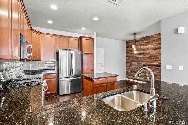 Building Photo - 6763 Morrison Dr